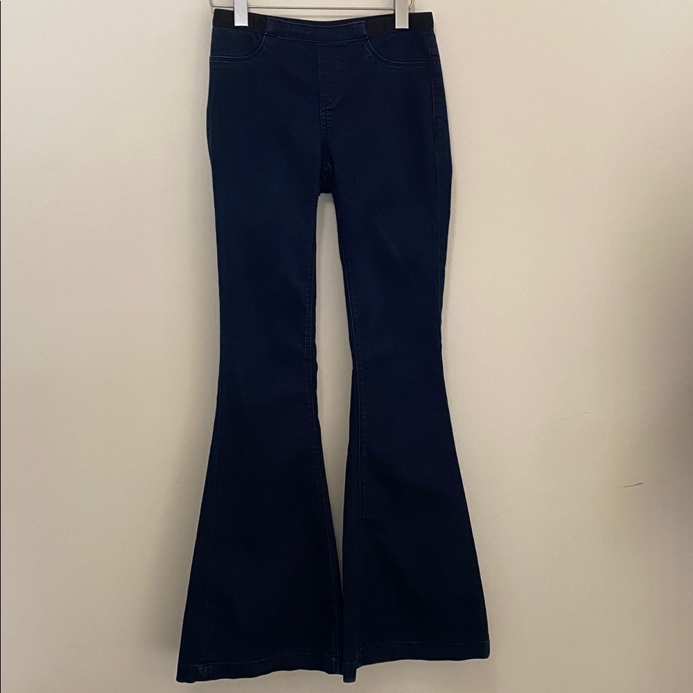 Blank NYC Pull-on Stretch Flare jeans size 25